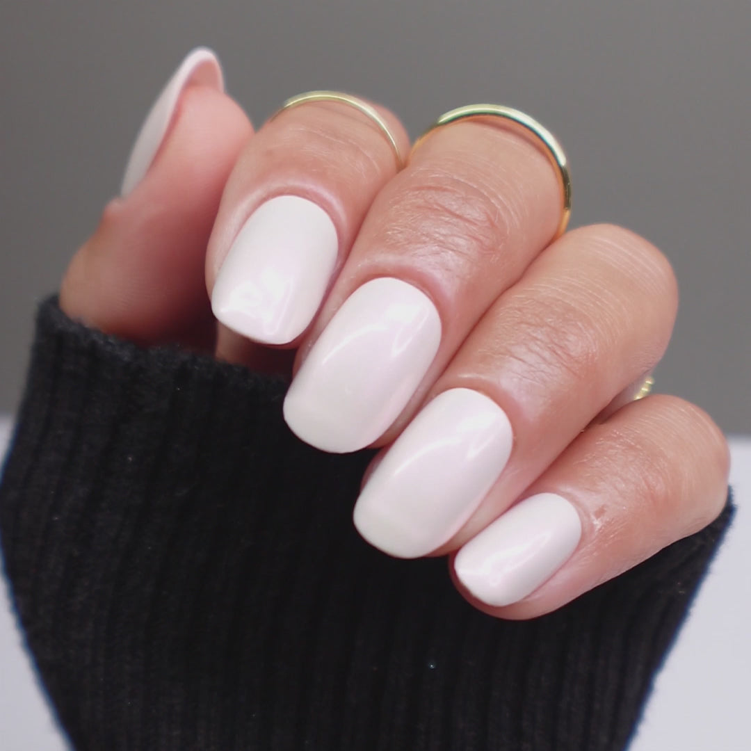 Snapdragon Oval press-on nails NailFlex