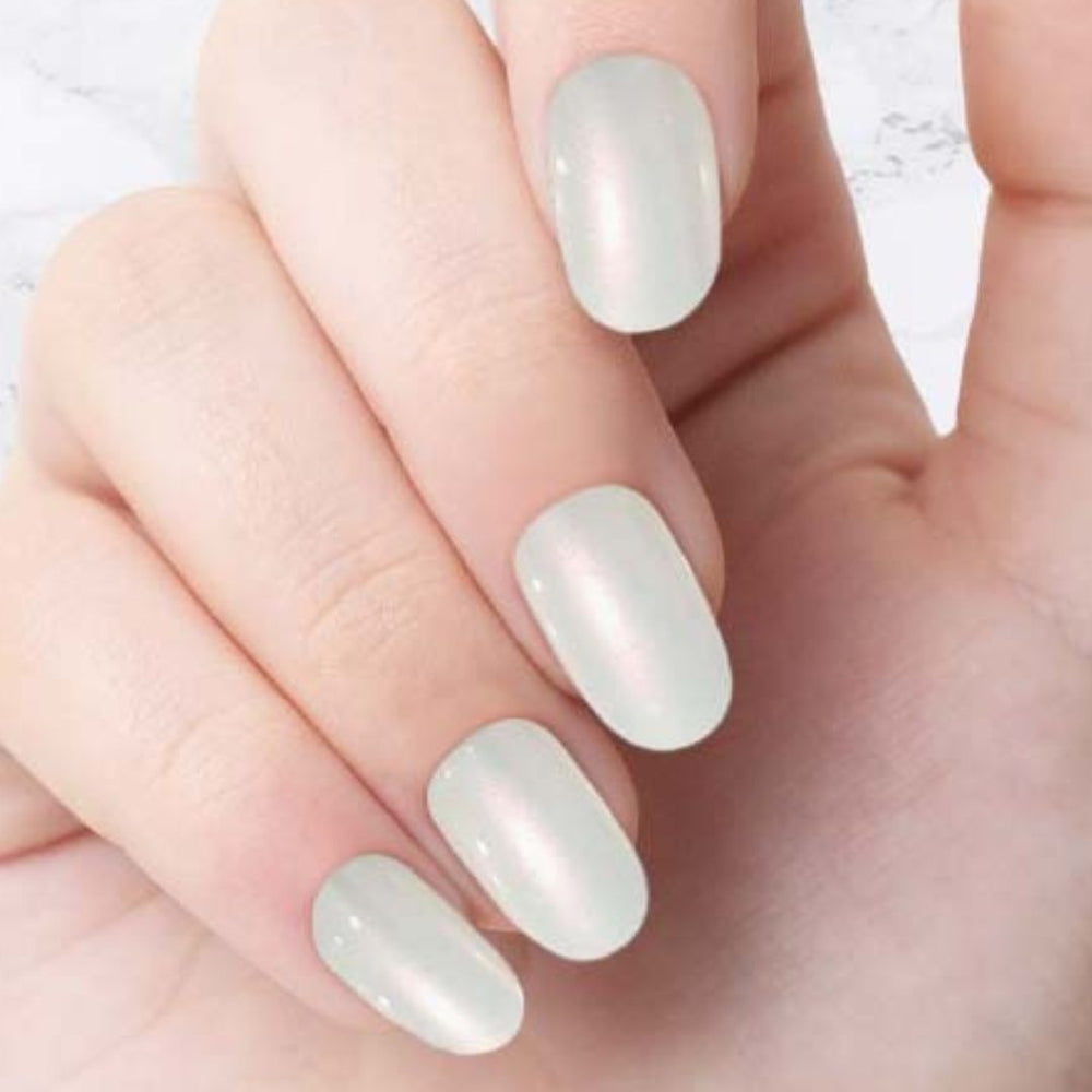 Alabaster Glazed - Oval Sustainable Nails studio product photo